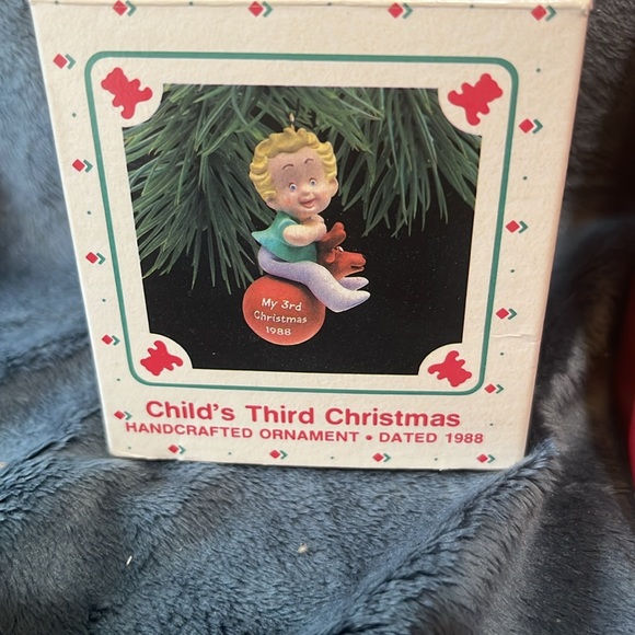 VINTAGE HALLMARK KEEPSAKE ORNAMENTS LOT OF 6. 1988-2002.  #3 - Picture 4 of 6